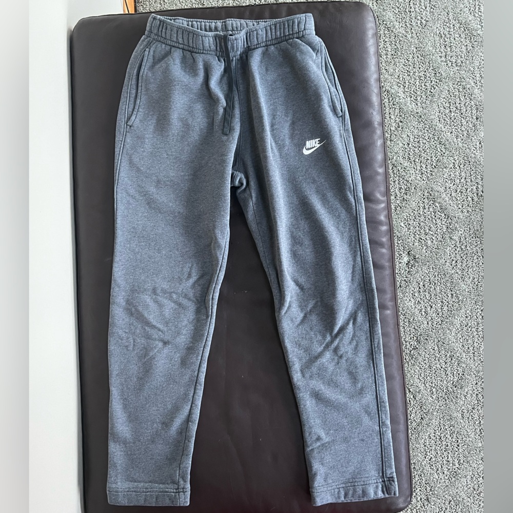 Nike men’s sweatpants size small
